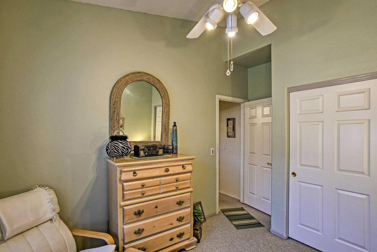 Charming Anthem Home With Fire Pit, 1 Mi To Park! Eksteriør billede